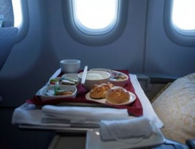 Οι λόγοι που δεν πρέπει να τρώτε το φαγητό των αεροπλάνων (φωτό)